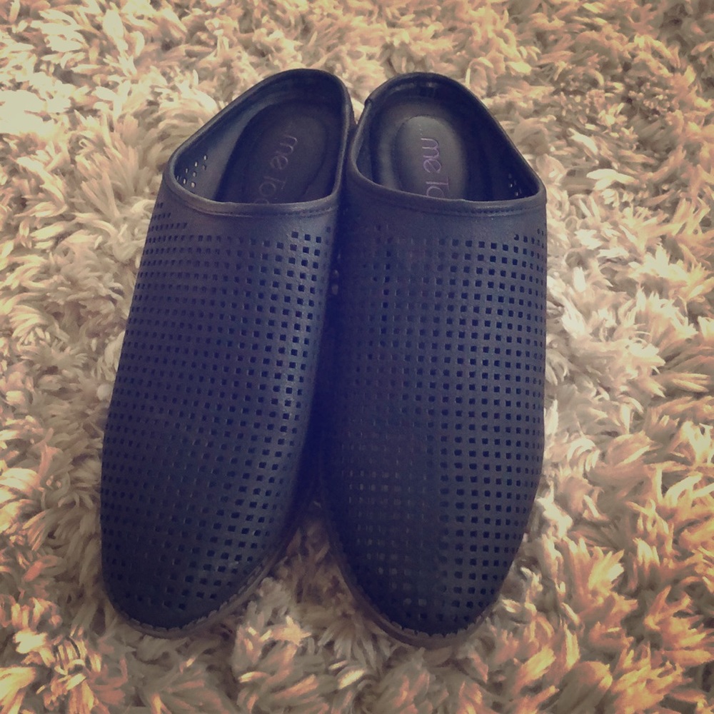 ...Me Too slip on shoes